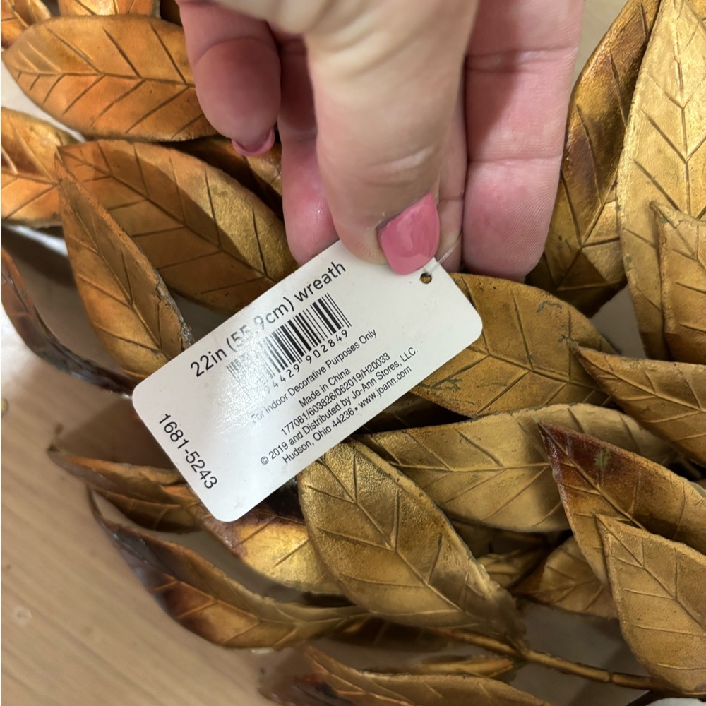 Gold Holiday magnolia leaves Wreath 22” - Picture 2 of 4
